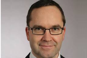 Porträt von Prof. Dr. Karsten Schneider