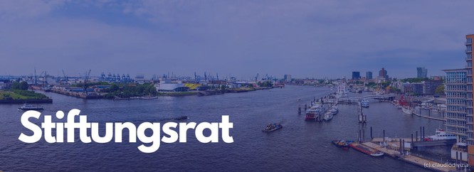 Titelbild. Hafenpanorama mit blauen Overlay. Darauf steht: Stiftungsrat