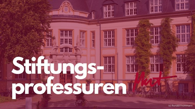 Foto vom Gebäude der Bucerius Law School, darüber liegt ein rotes Overlay mit dem Text: Stiftungsprofessuren.