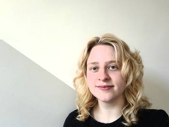 Porträt der Sitpendiatin Elena Shakova